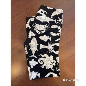 Lularoe Black and White Crustacean Leggings